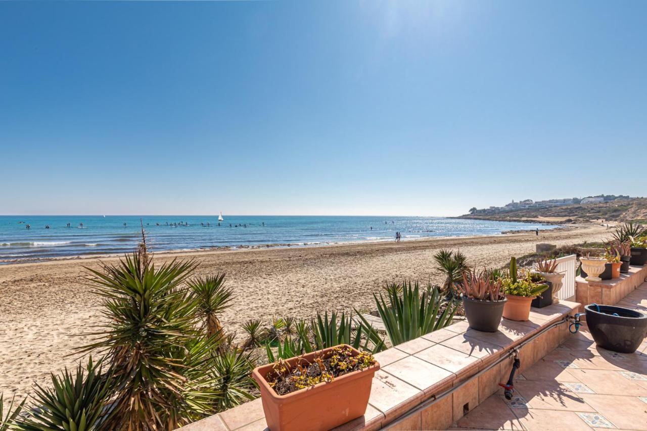 Beachfront Bliss: Apartamento A Pie De Playa Alicante Dış mekan fotoğraf