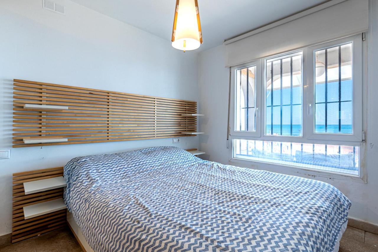 Beachfront Bliss: Apartamento A Pie De Playa Alicante Dış mekan fotoğraf